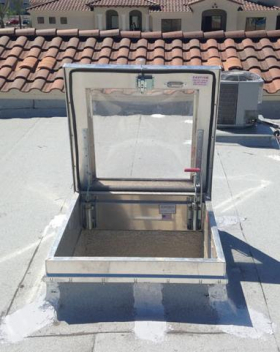 Люк на кровлю №16